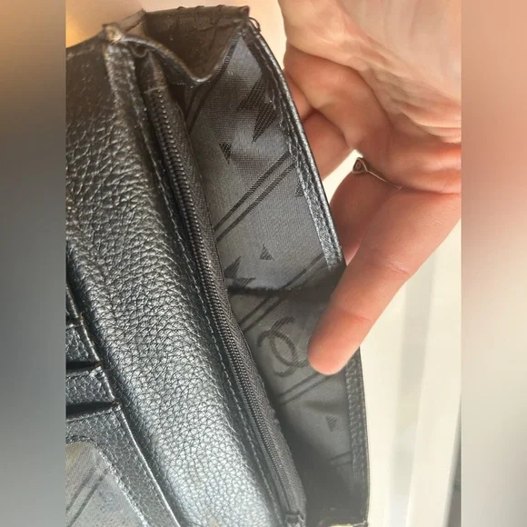 Vintage Chanel CC Logo Black Caviar Leather Wallet Designer Authentic Trifold - Picture 12 of 14